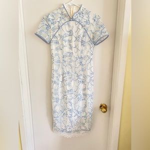 Traditional Chinese Chi-Pao white blue floral sheath dress